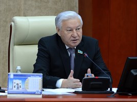 Фото с сайта http://www.parlam.kz/